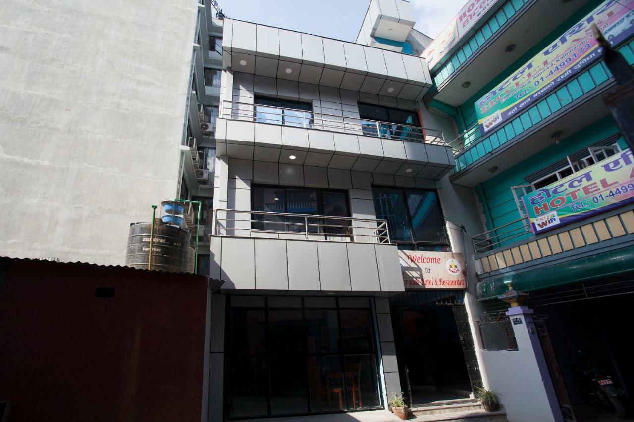 Hotel Crossroads Catmandu Exterior foto